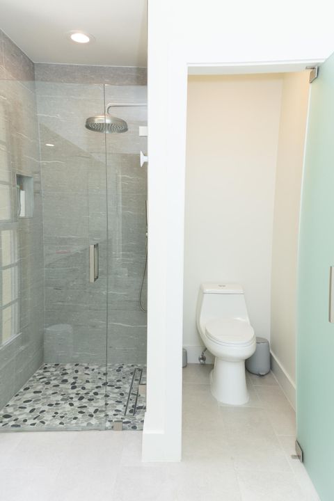 待售: $1,250,000 (2 贝兹, 2 浴室, 1347 平方英尺)