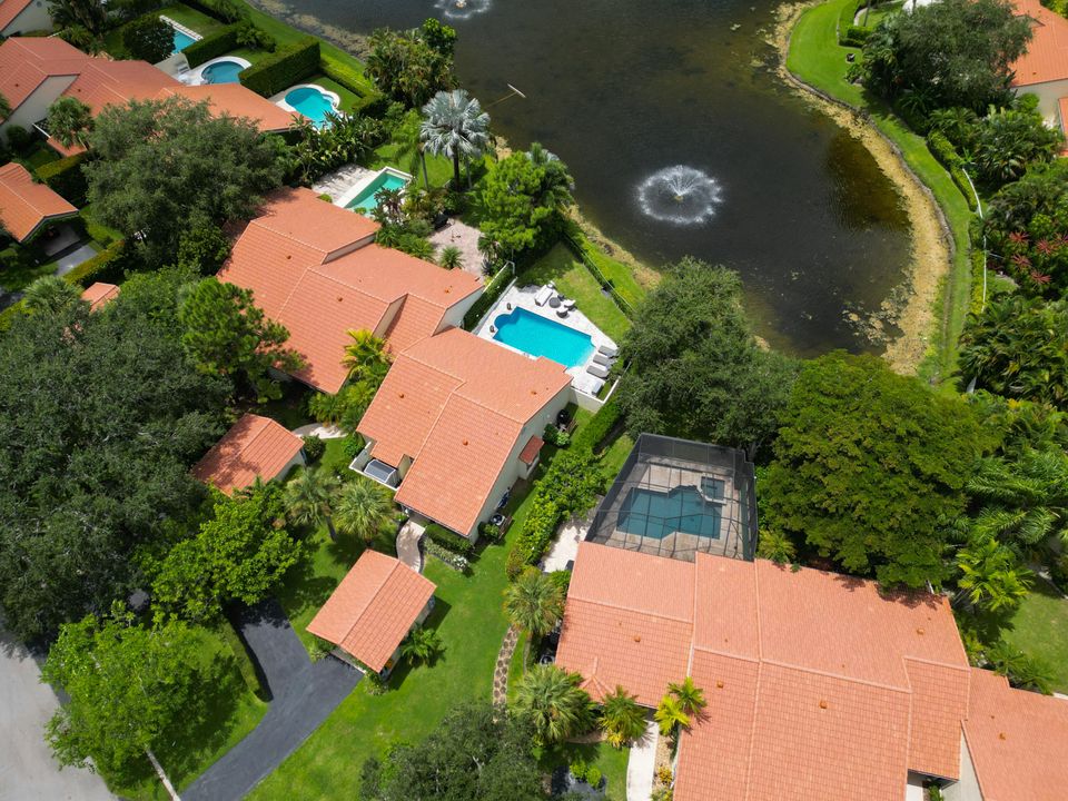 待售: $1,250,000 (2 贝兹, 2 浴室, 1347 平方英尺)