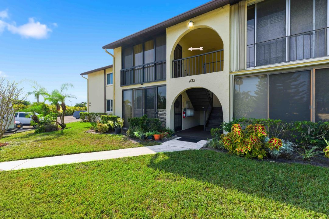 For Sale: $167,000 (2 beds, 1 baths, 935 Square Feet)