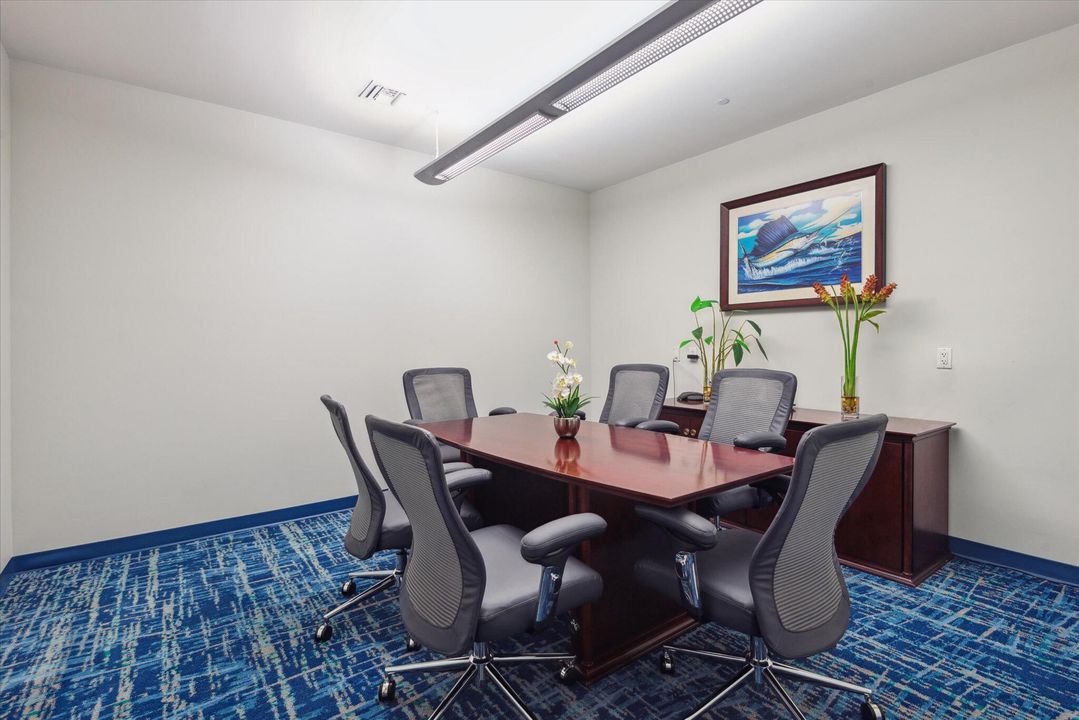 For Sale: $549,500 (1 beds, 1 baths, 1384 Square Feet)