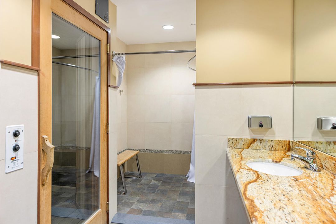 For Sale: $549,500 (1 beds, 1 baths, 1384 Square Feet)