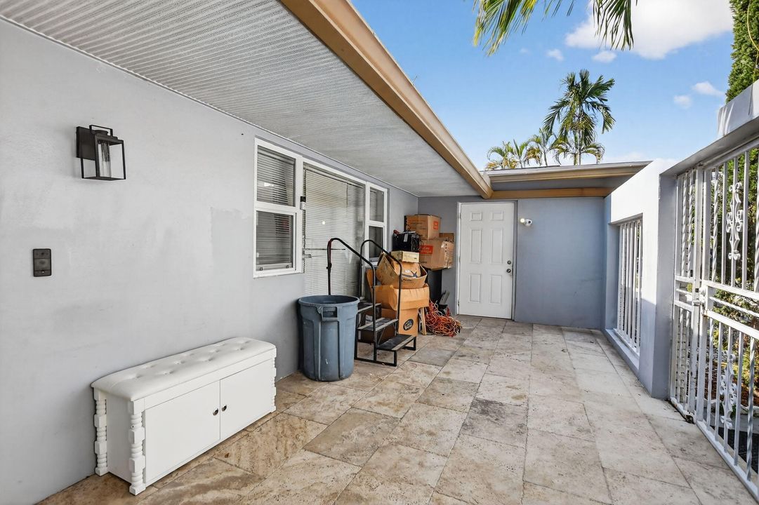 En Venta: $999,900 (5 camas, 3 baños, 2196 Pies cuadrados)