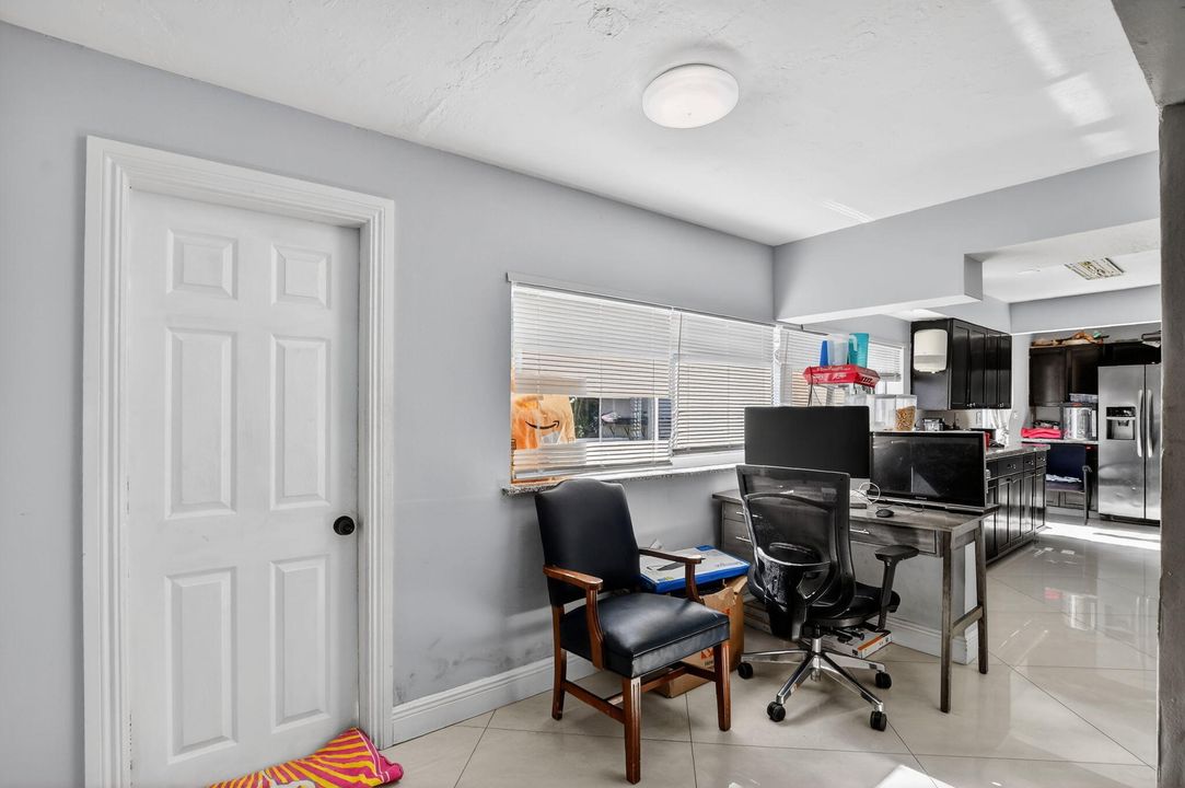 En Venta: $999,900 (5 camas, 3 baños, 2196 Pies cuadrados)