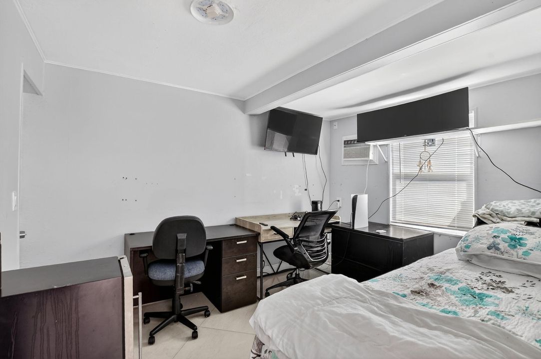 En Venta: $999,900 (5 camas, 3 baños, 2196 Pies cuadrados)