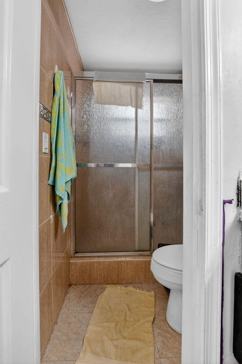 En Venta: $999,900 (5 camas, 3 baños, 2196 Pies cuadrados)