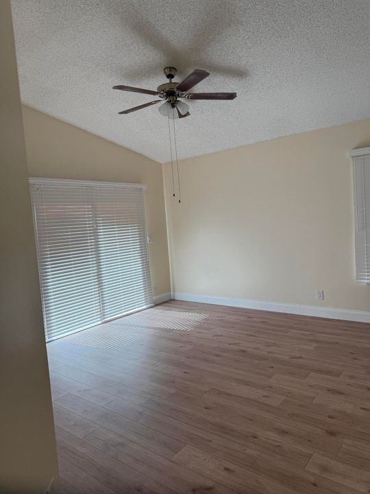 En Renta: $4,650 (3 camas, 2 baños, 1620 Pies cuadrados)