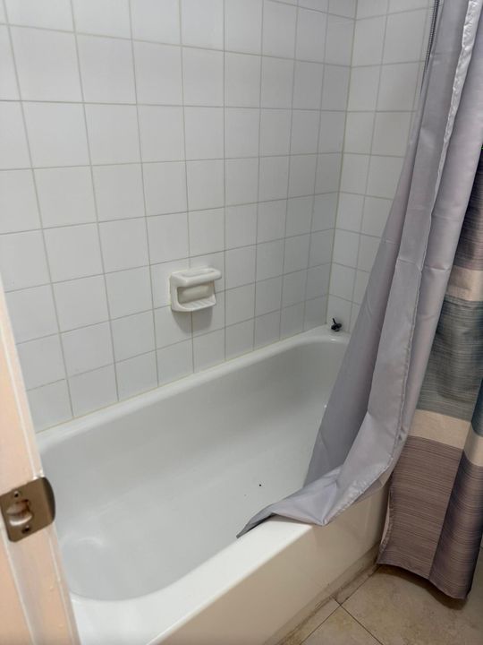 En Renta: $4,650 (3 camas, 2 baños, 1620 Pies cuadrados)