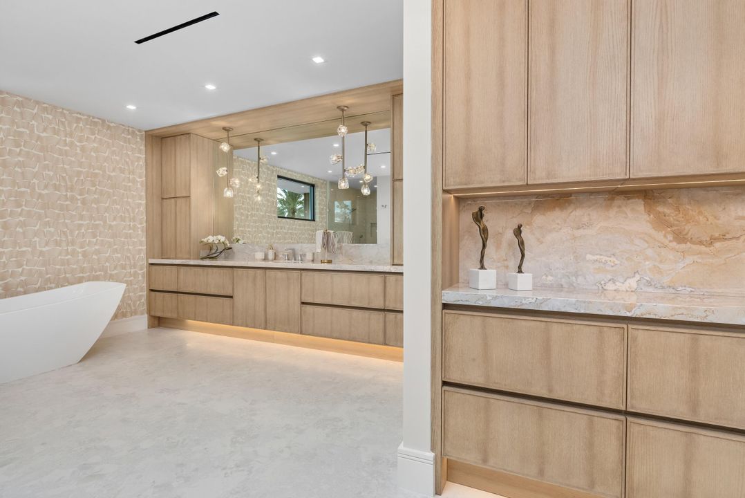 For Sale: $12,495,000 (6 beds, 8 baths, 7202 Square Feet)