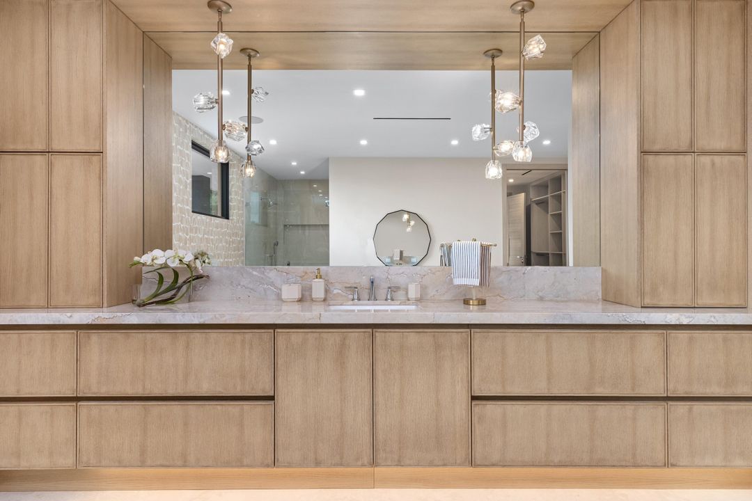 For Sale: $12,495,000 (6 beds, 8 baths, 7202 Square Feet)