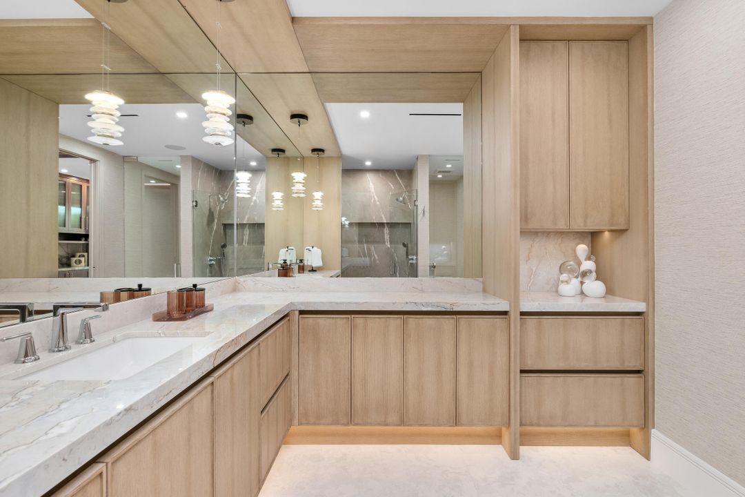 For Sale: $12,495,000 (6 beds, 8 baths, 7202 Square Feet)