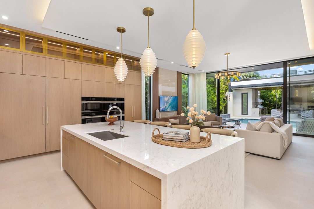 For Sale: $12,495,000 (6 beds, 8 baths, 7202 Square Feet)