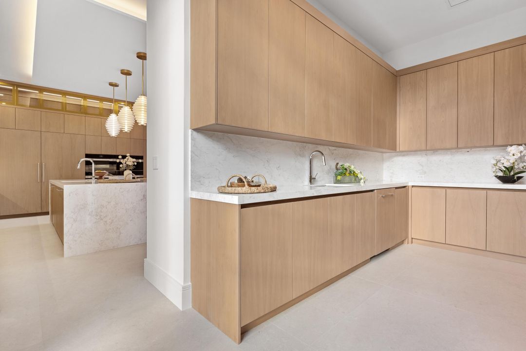 For Sale: $12,495,000 (6 beds, 8 baths, 7202 Square Feet)