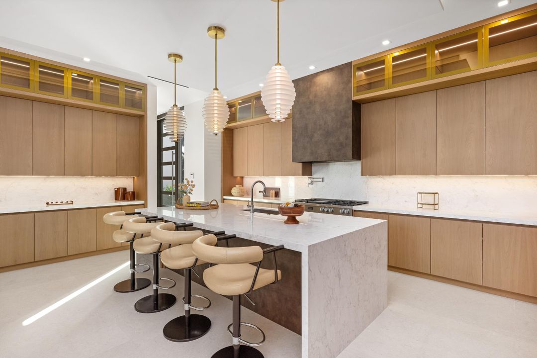 For Sale: $12,495,000 (6 beds, 8 baths, 7202 Square Feet)