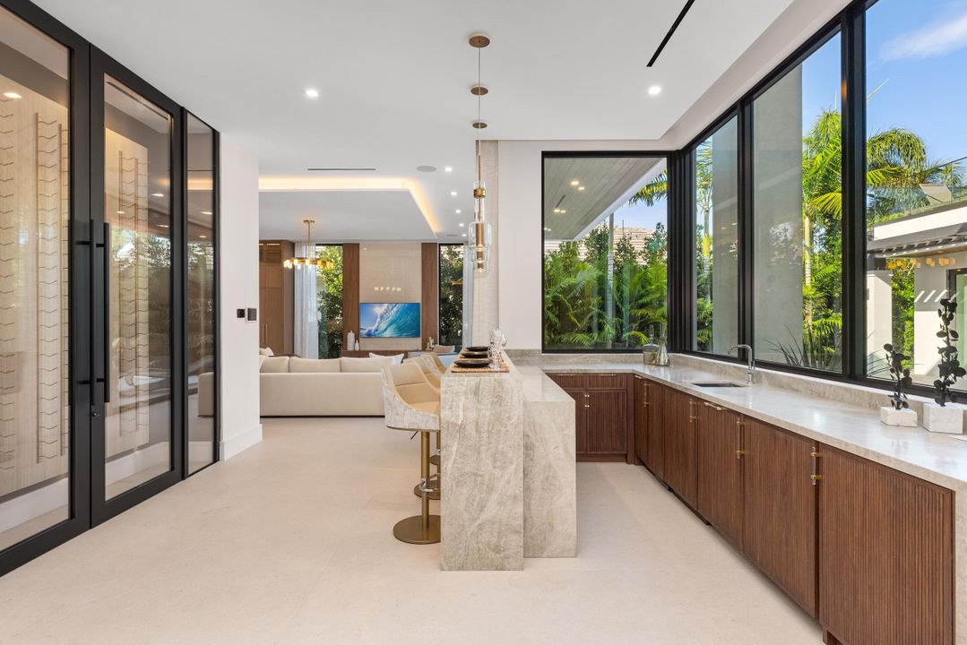 For Sale: $12,495,000 (6 beds, 8 baths, 7202 Square Feet)