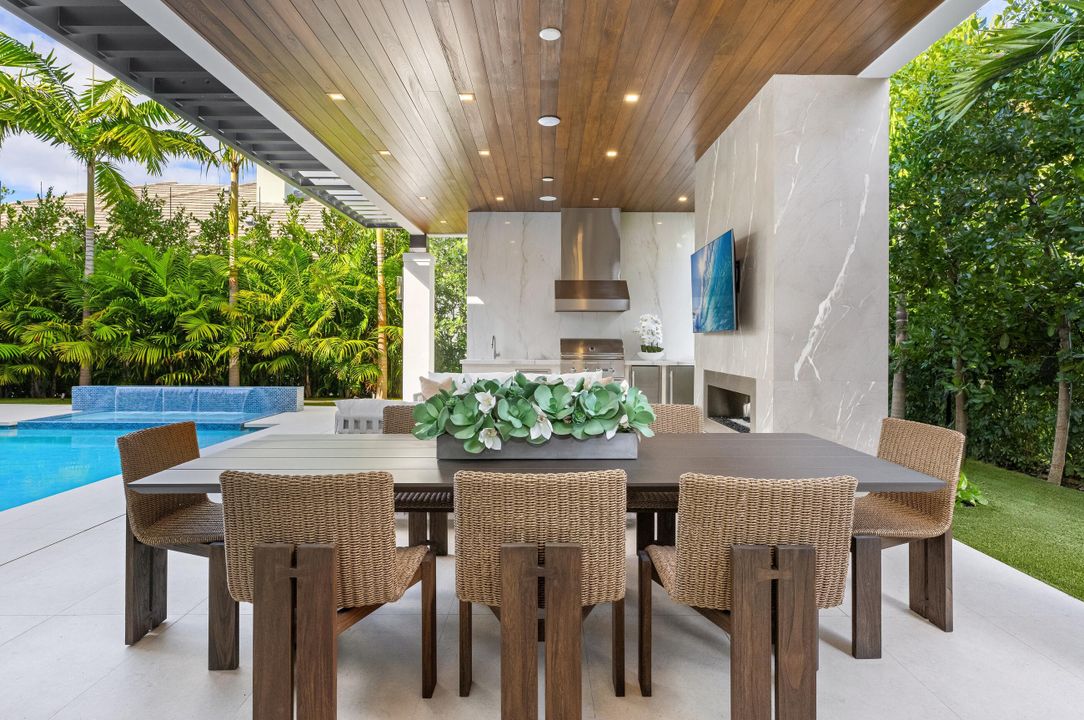 For Sale: $12,495,000 (6 beds, 8 baths, 7202 Square Feet)