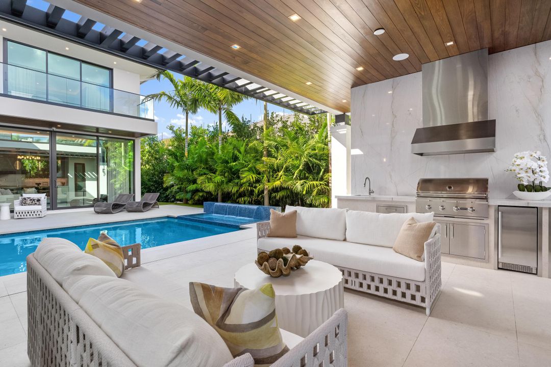 For Sale: $12,495,000 (6 beds, 8 baths, 7202 Square Feet)