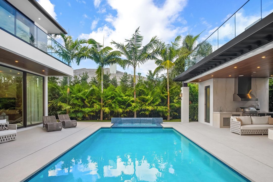 For Sale: $12,495,000 (6 beds, 8 baths, 7202 Square Feet)