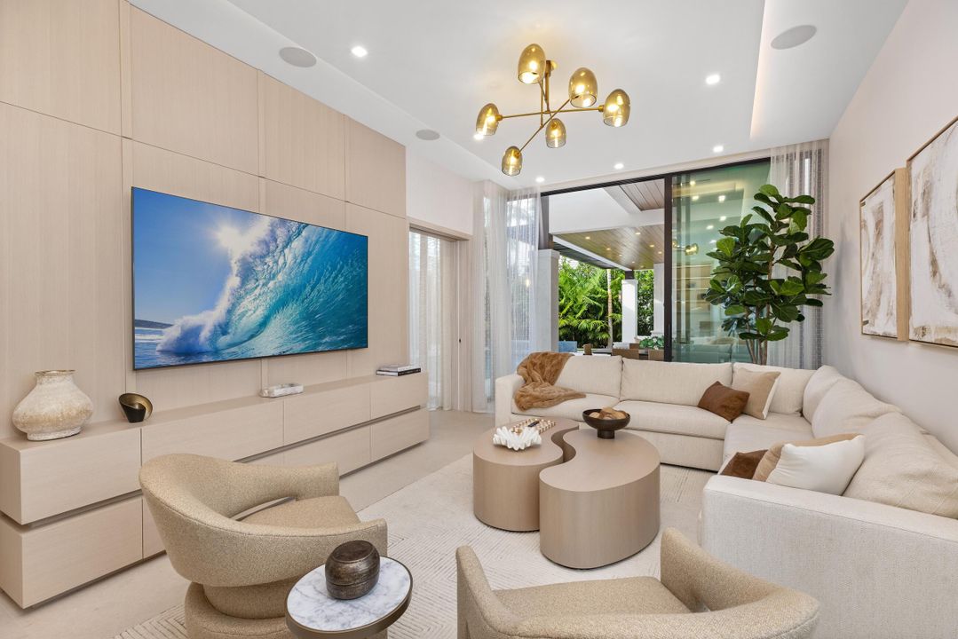 For Sale: $12,495,000 (6 beds, 8 baths, 7202 Square Feet)