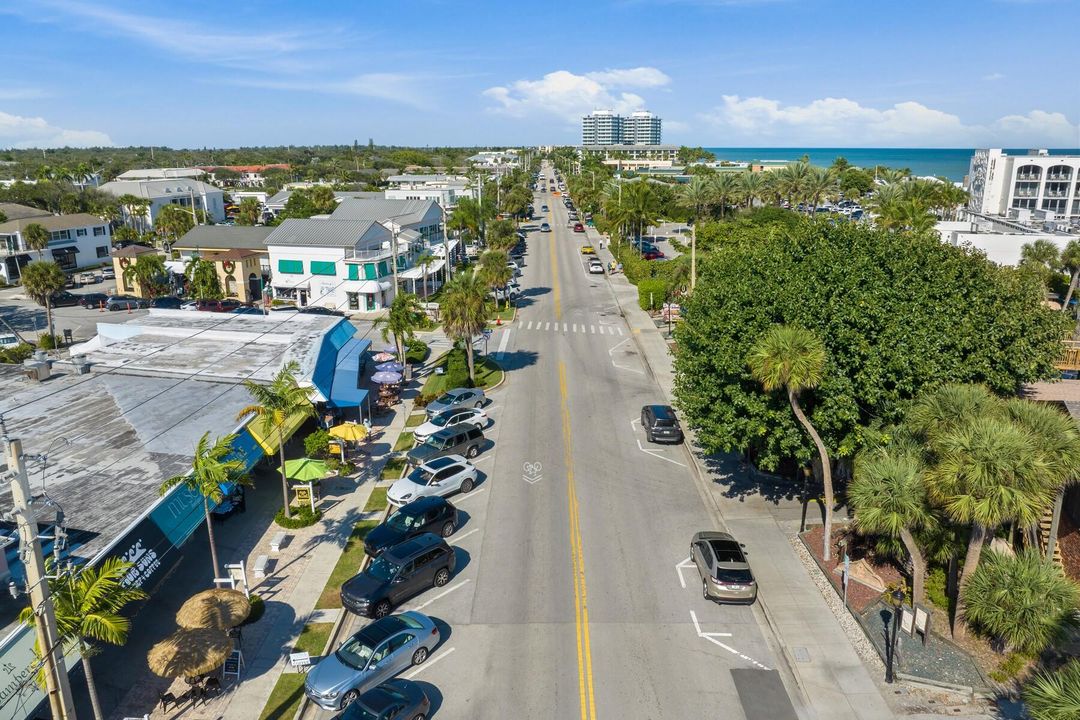 На продажу: $849,000 (2 спален, 2 ванн, 1712 Квадратных фут)