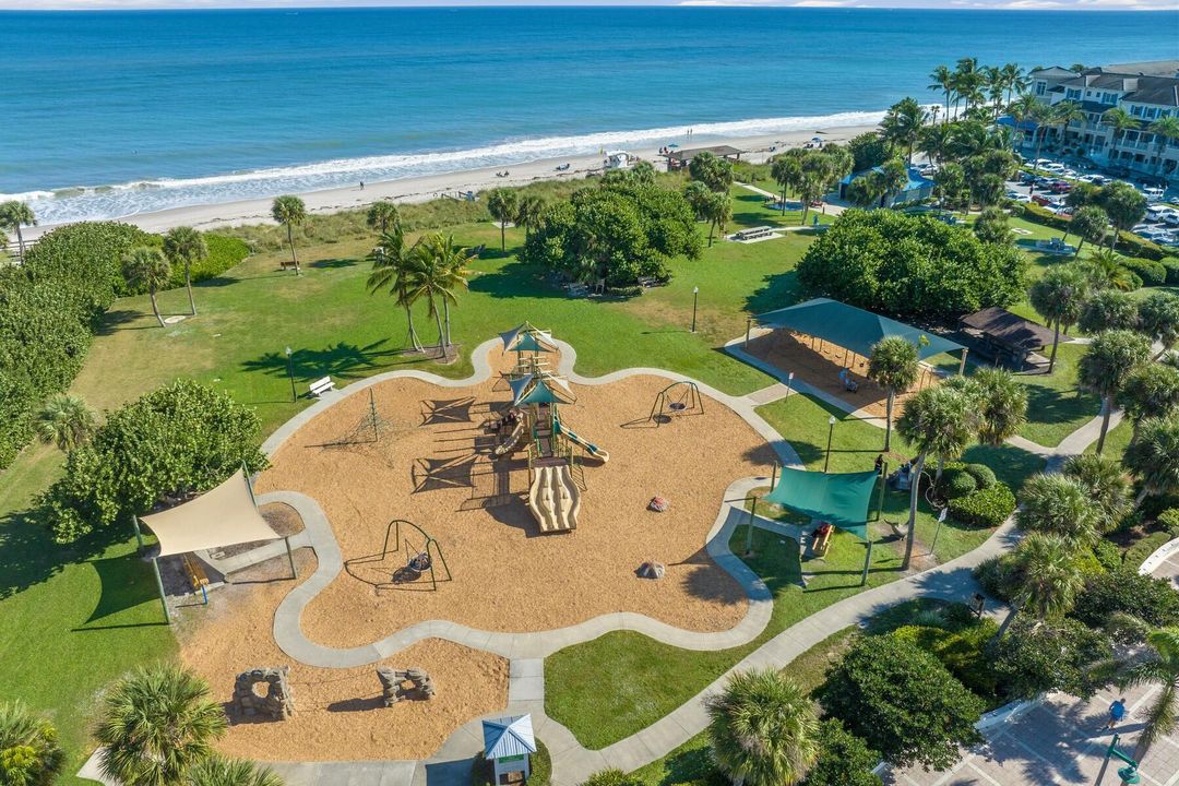 На продажу: $849,000 (2 спален, 2 ванн, 1712 Квадратных фут)