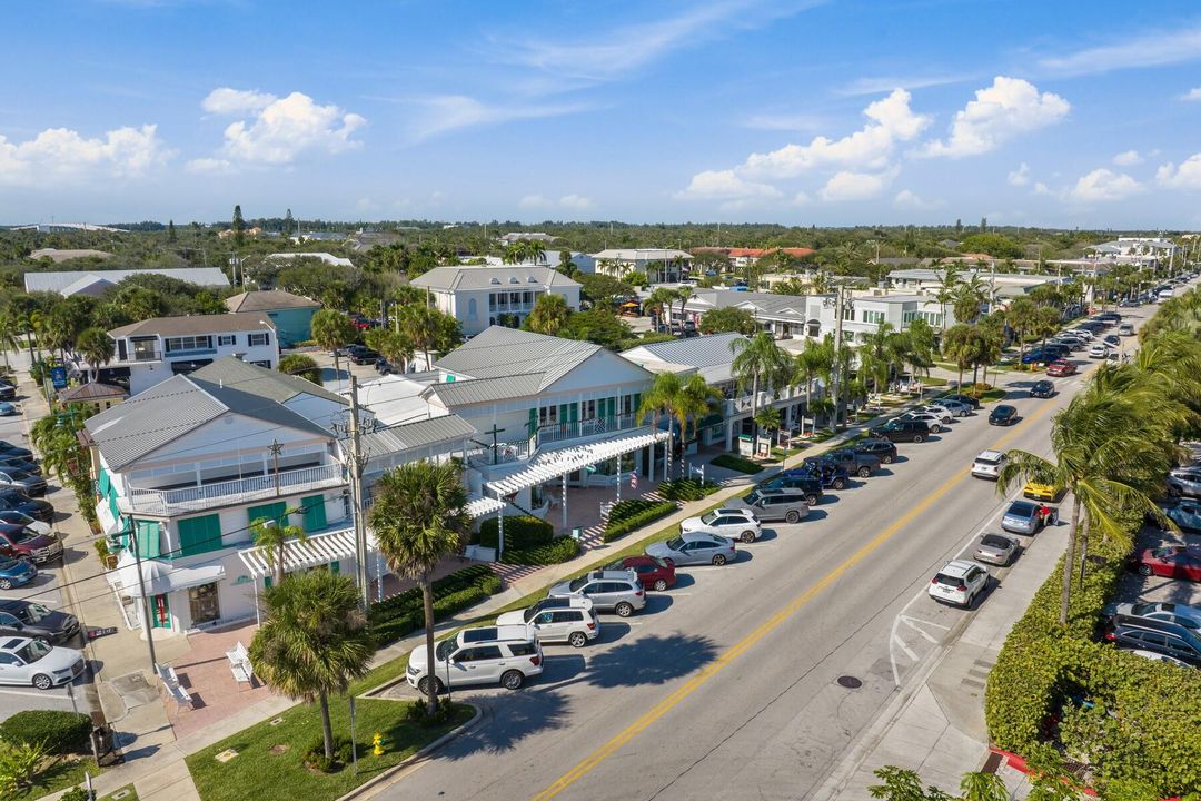 На продажу: $849,000 (2 спален, 2 ванн, 1712 Квадратных фут)