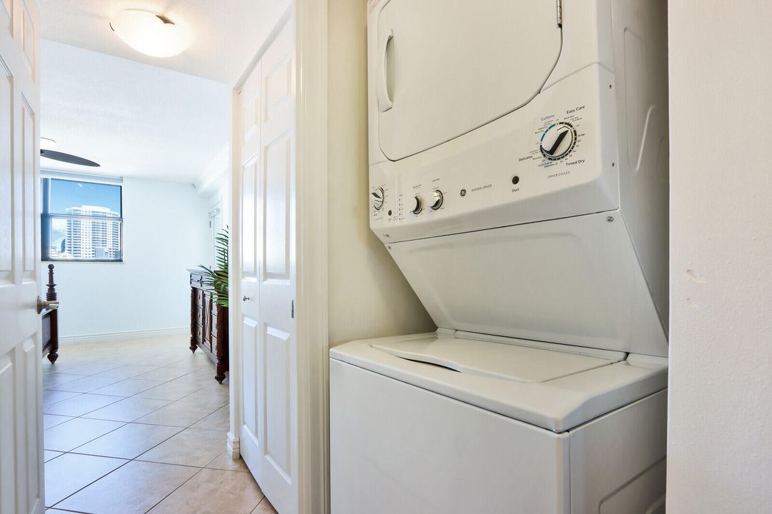 В аренду: $5,500 (2 спален, 2 ванн, 1191 Квадратных фут)