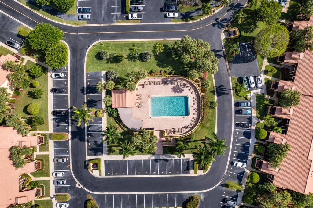 For Sale: $275,000 (2 beds, 2 baths, 1626 Square Feet)