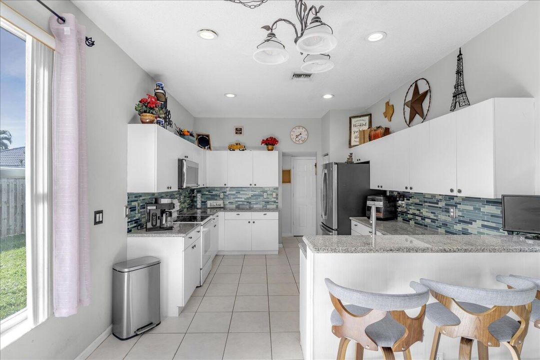 En Venta: $595,000 (3 camas, 2 baños, 1928 Pies cuadrados)