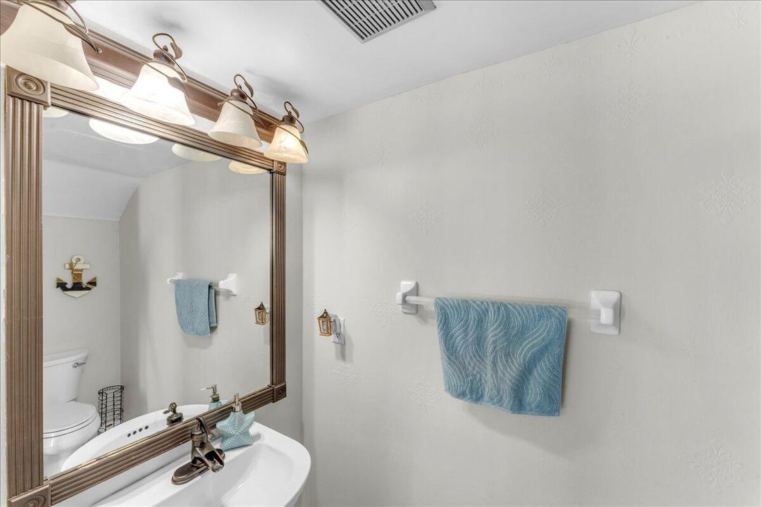 En Venta: $595,000 (3 camas, 2 baños, 1928 Pies cuadrados)