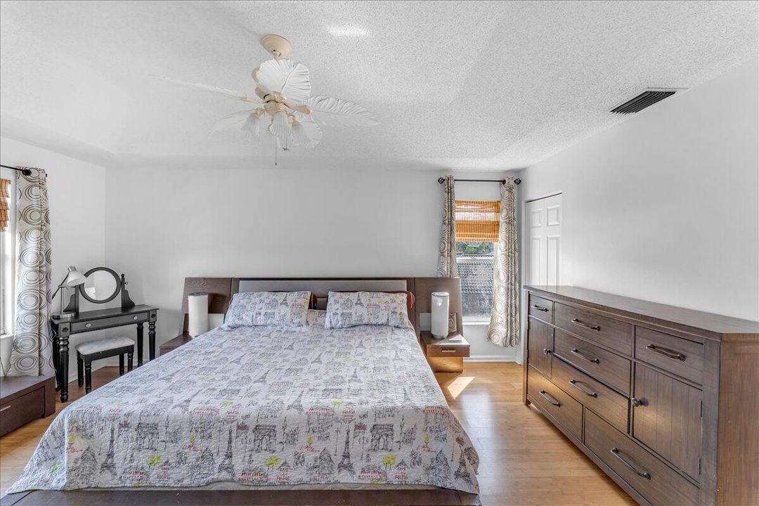 En Venta: $595,000 (3 camas, 2 baños, 1928 Pies cuadrados)