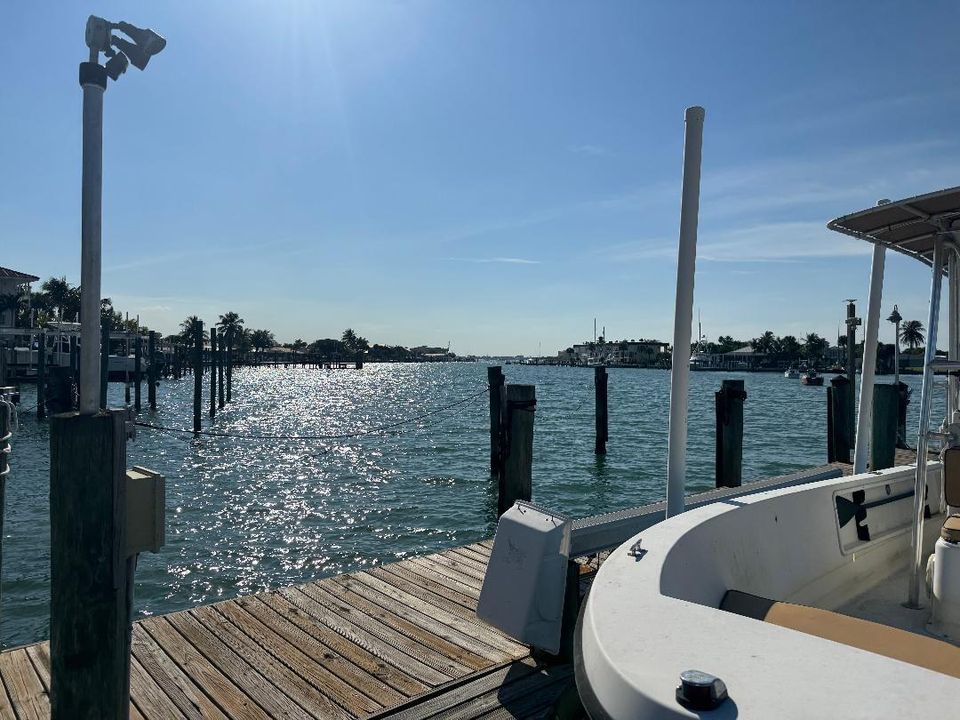 出租: $4,500 (3 贝兹, 2 浴室, 1882 平方英尺)