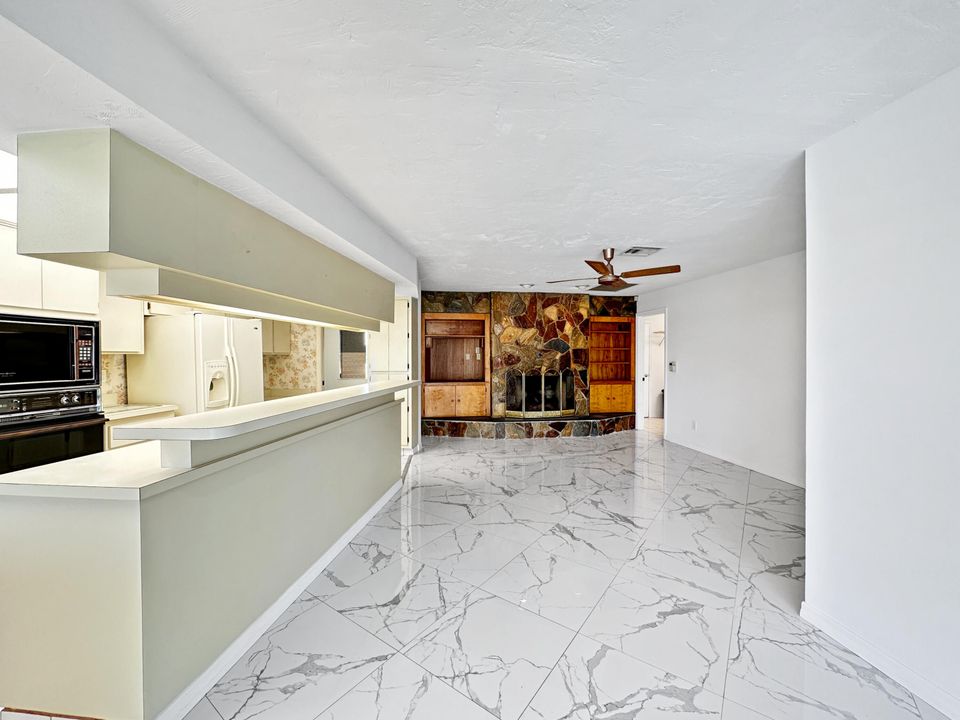 待售: $445,000 (3 贝兹, 2 浴室, 2156 平方英尺)