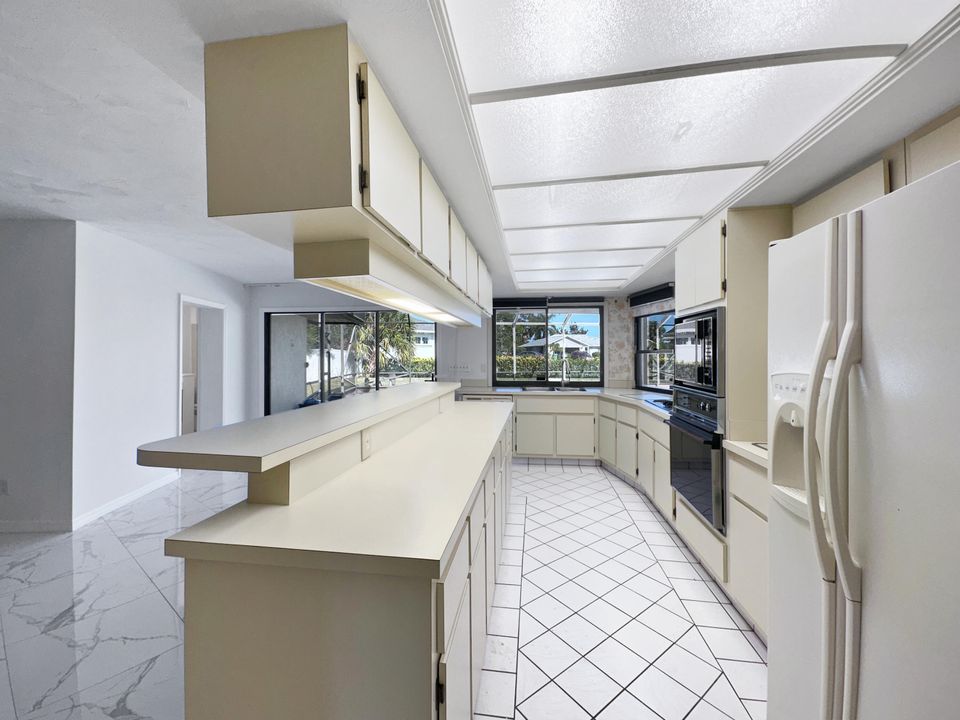 待售: $445,000 (3 贝兹, 2 浴室, 2156 平方英尺)