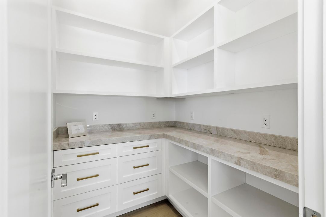 На продажу: $8,500,000 (5 спален, 7 ванн, 5804 Квадратных фут)