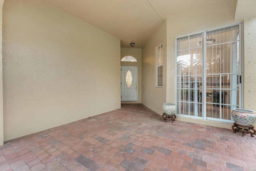 For Sale: $450,000 (3 beds, 2 baths, 1802 Square Feet)