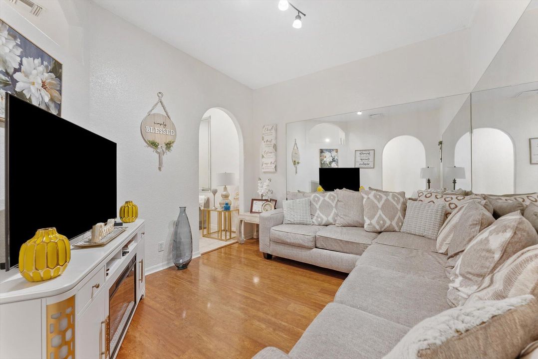 For Sale: $450,000 (3 beds, 2 baths, 1802 Square Feet)