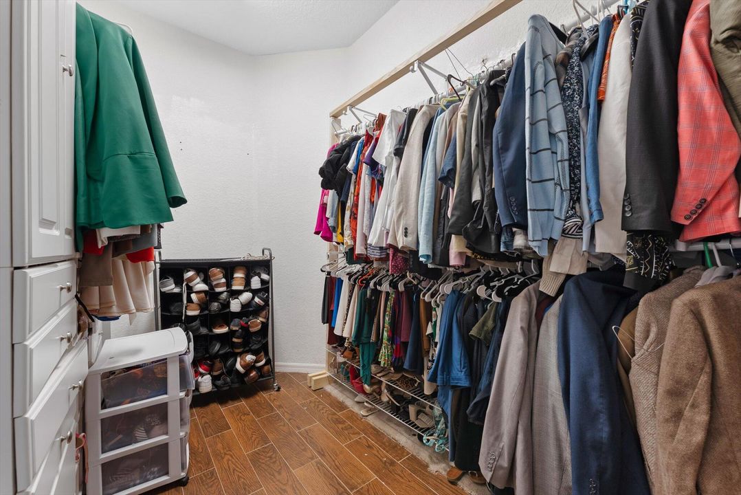 For Sale: $450,000 (3 beds, 2 baths, 1802 Square Feet)