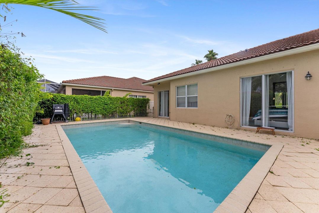 For Sale: $450,000 (3 beds, 2 baths, 1802 Square Feet)