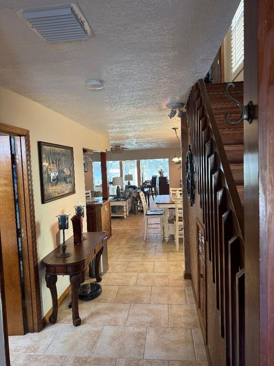 出租: $4,500 (3 贝兹, 2 浴室, 1882 平方英尺)