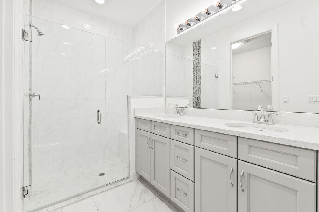 合同活跃: $325,000 (2 贝兹, 2 浴室, 1620 平方英尺)