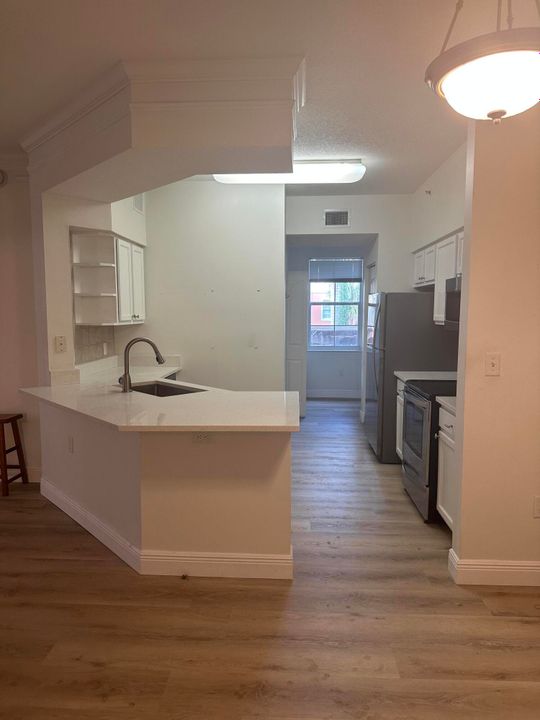 В аренду: $2,100 (2 спален, 2 ванн, 1258 Квадратных фут)