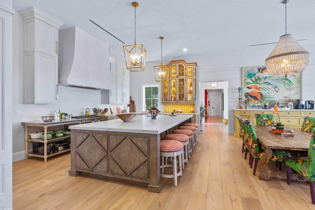 For Sale: $27,950,000 (6 beds, 7 baths, 11274 Square Feet)