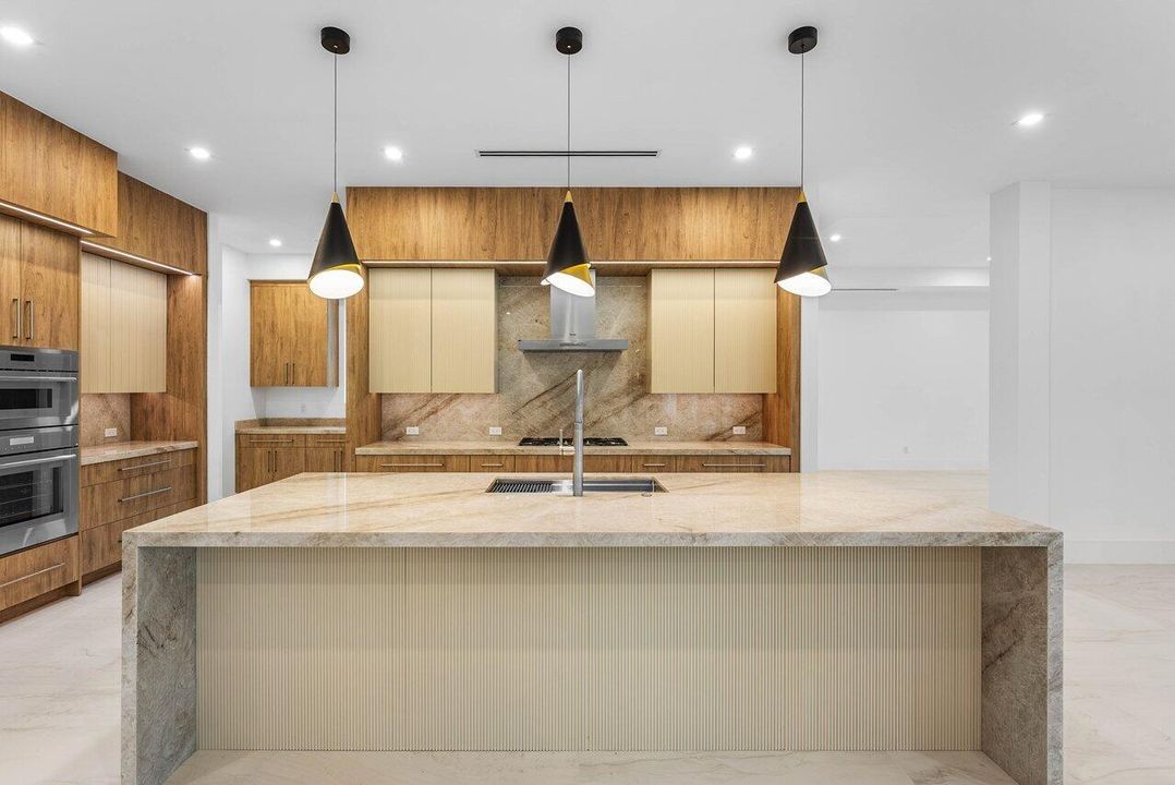 На продажу: $6,150,000 (6 спален, 6 ванн, 5233 Квадратных фут)