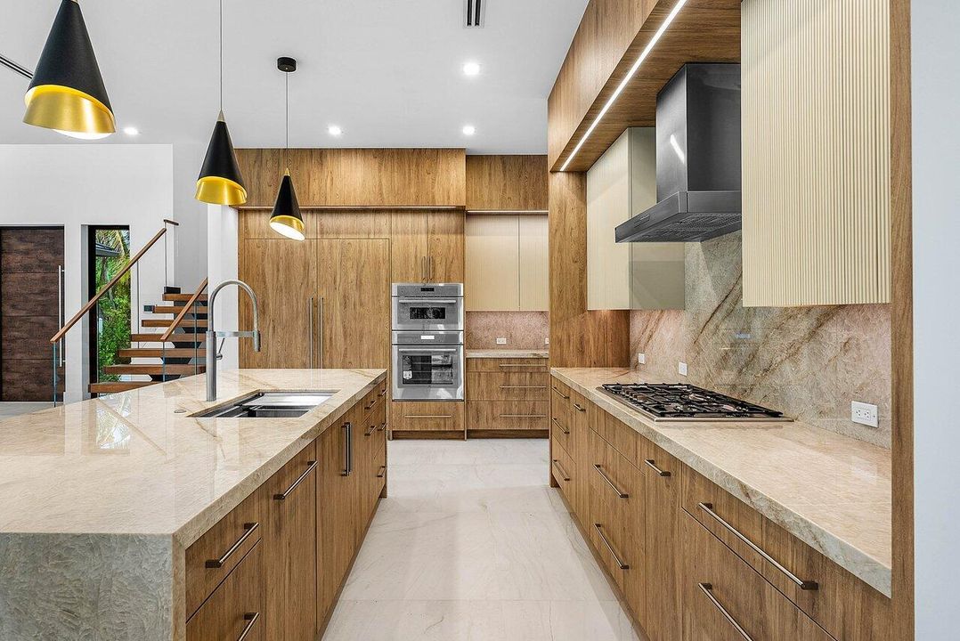 На продажу: $6,150,000 (6 спален, 6 ванн, 5233 Квадратных фут)