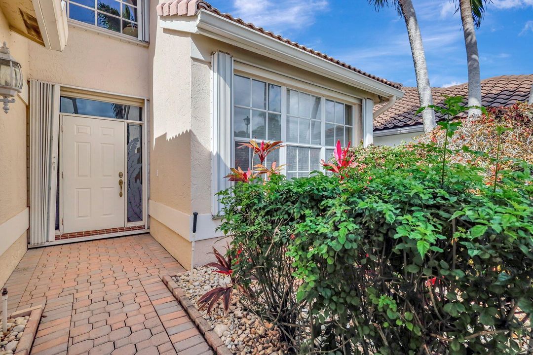 En Venta: $729,000 (4 camas, 2 baños, 2338 Pies cuadrados)