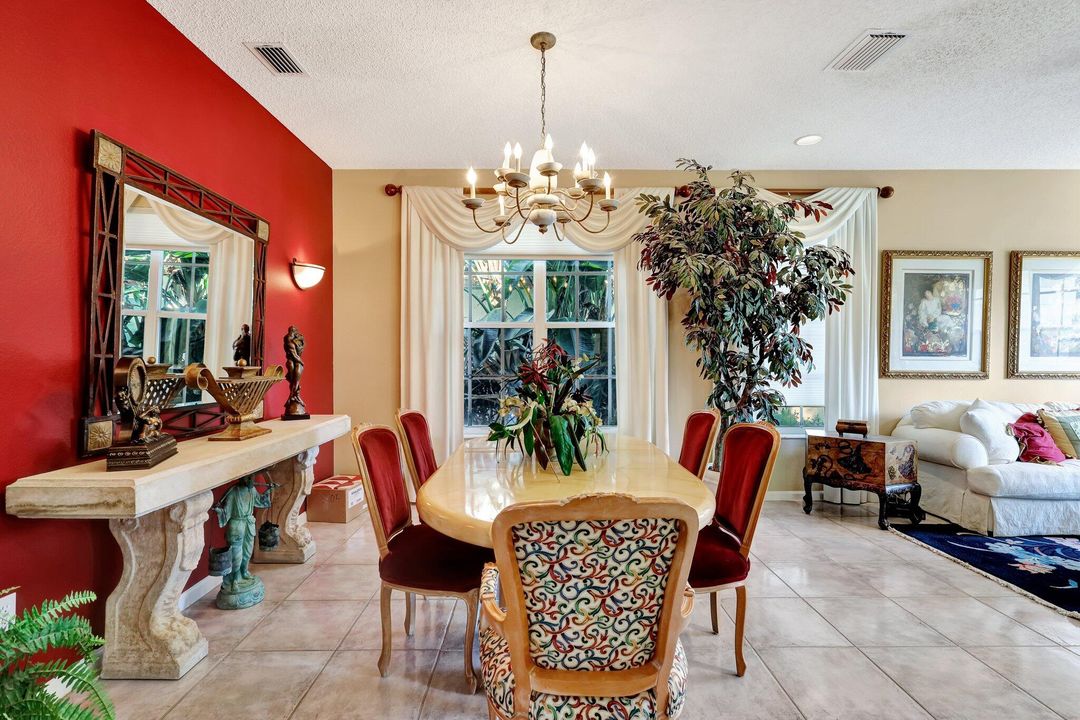 En Venta: $729,000 (4 camas, 2 baños, 2338 Pies cuadrados)