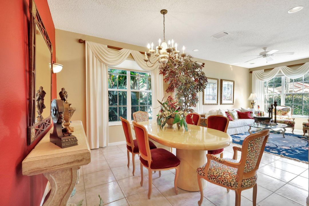 En Venta: $729,000 (4 camas, 2 baños, 2338 Pies cuadrados)