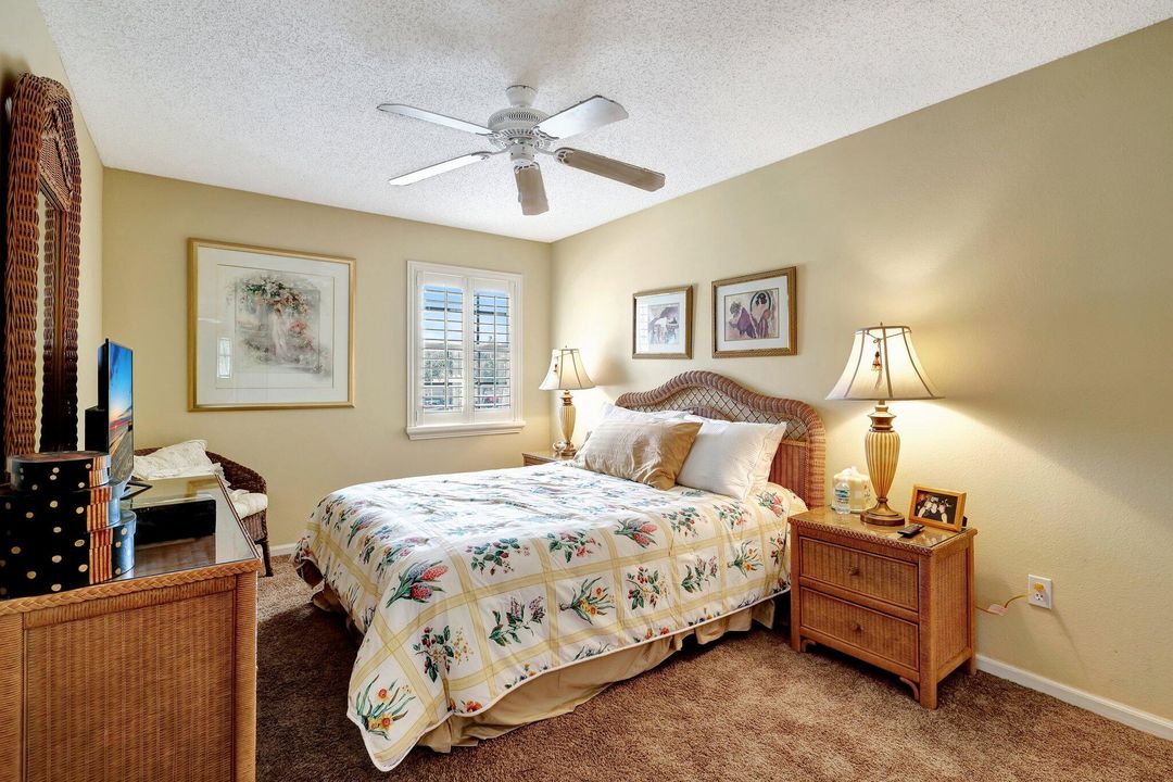 En Venta: $729,000 (4 camas, 2 baños, 2338 Pies cuadrados)