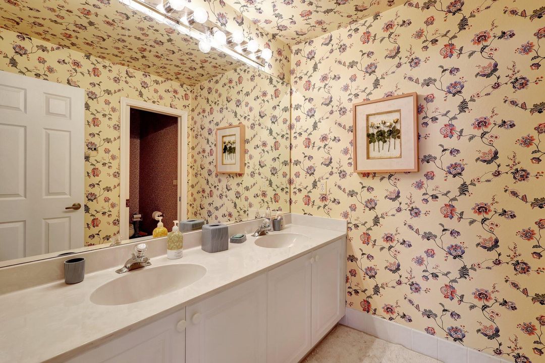 En Venta: $729,000 (4 camas, 2 baños, 2338 Pies cuadrados)