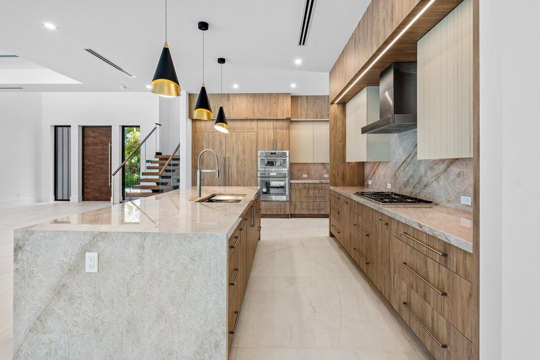 На продажу: $6,150,000 (6 спален, 6 ванн, 5233 Квадратных фут)